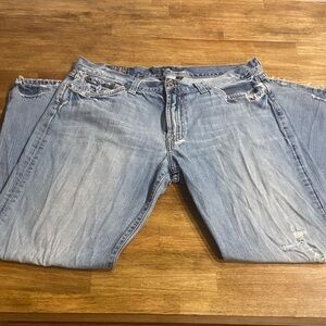 Lucky Brand Light Blue distressed size 36 Relaxed Men Jeans